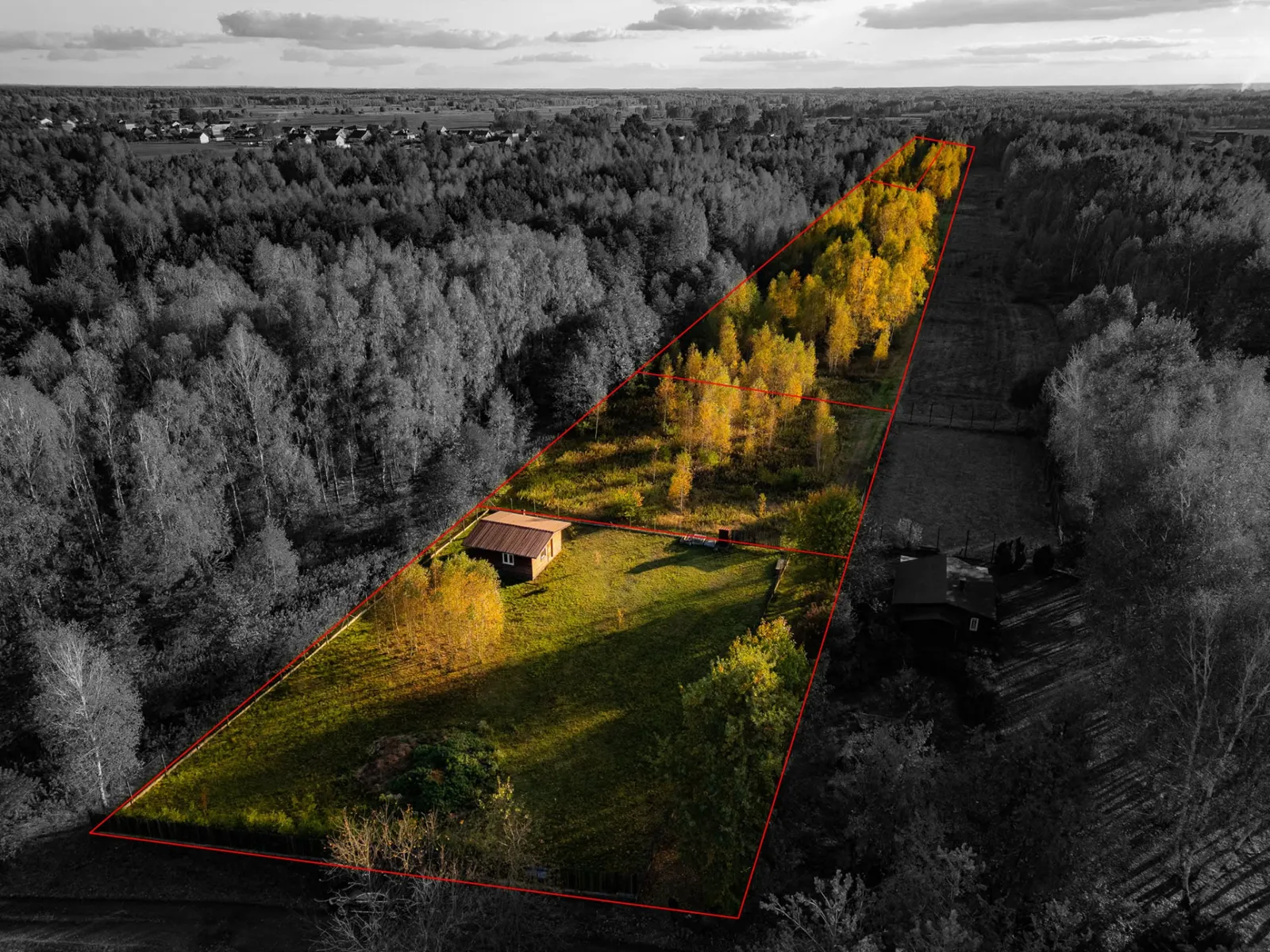 Aerial photo of a plot with marked boundaries
